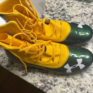 Under armour highlight cleats